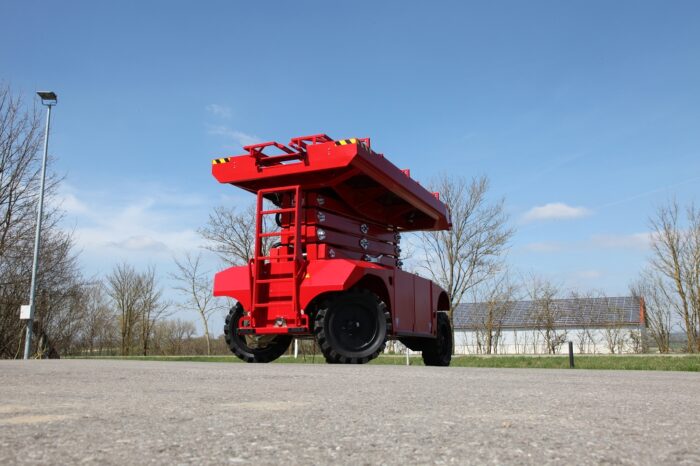 PB TOP 19 eingeklappte Geländer für optimale Transporthöhe