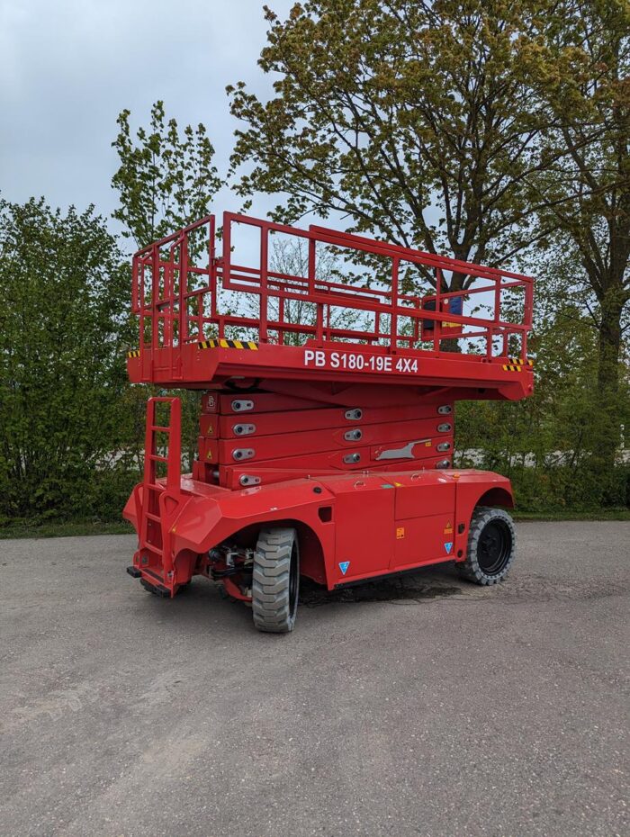 PB S180-19E 4x4 – Bild 2